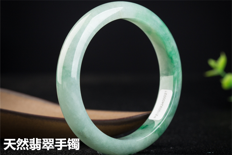 八三玉手鐲圖片，翡翠和八三玉一眼區(qū)別（9）