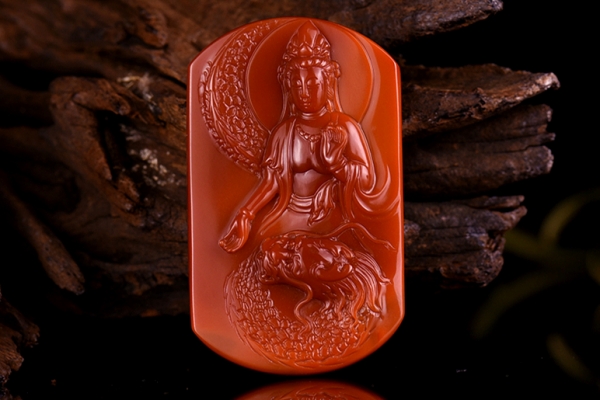 南紅瑪瑙什么顏色最好？原來(lái)竟是這兩種...