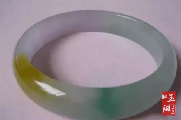 翡翠鑒別最簡單方法，自己怎么鑒定翡翠真假？