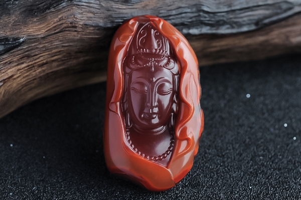 涼山南紅瑪瑙價(jià)格多少一克？不同價(jià)格涼山南紅作品賞析