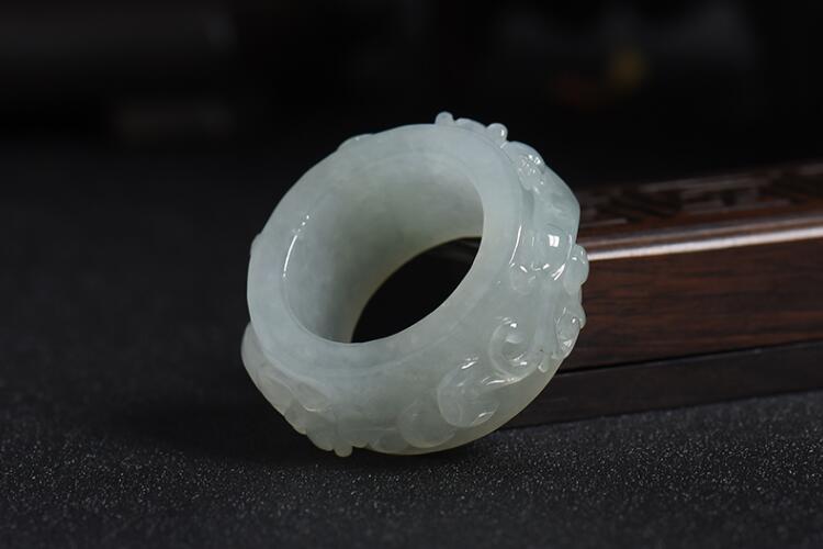 玉扳指價(jià)格是多少？不同的玉扳指價(jià)格差距大嗎？（4）