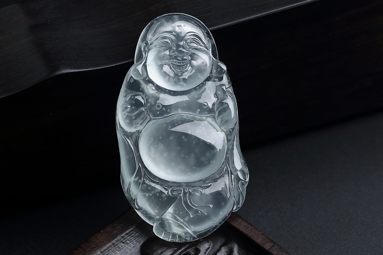 燈光下翡翠的棉絮圖片，雪花棉翡翠圖片欣賞（3）