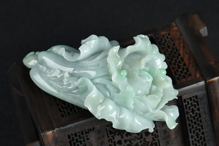 翡翠大白菜價格貴不貴？什么樣的翡翠白菜好？（8）