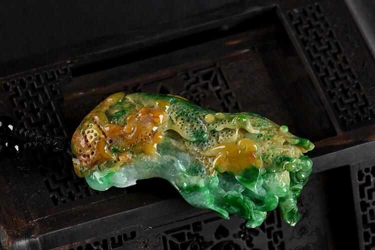 翡翠大白菜價格貴不貴？什么樣的翡翠白菜好？（4）