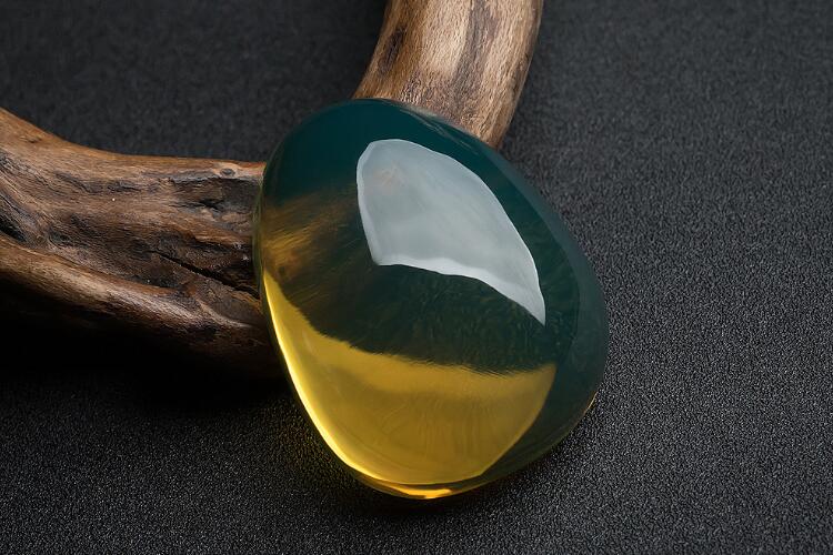 藍(lán)珀是外觀呈現(xiàn)藍(lán)色的琥珀嗎？藍(lán)珀精品欣賞（5）