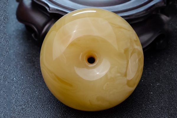 蜜蠟是什么東西？蜜蠟的功效有哪些？