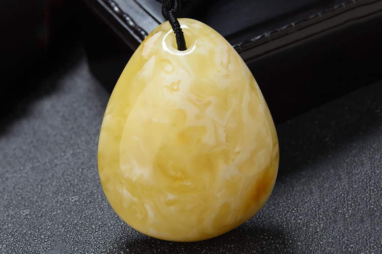 天然白蜜蠟多少錢(qián)一克，天然白蜜蠟賞析（3）