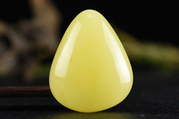 蜜蠟的價(jià)格是多少一克？千萬別被蜜蠟商家坑