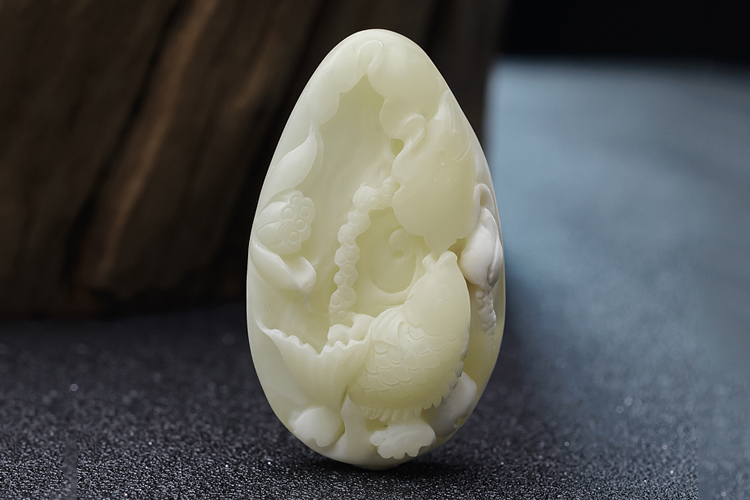 蜜蠟鑒別真?zhèn)蔚姆椒ń榻B？蜜蠟的造假手段有哪些？（2）