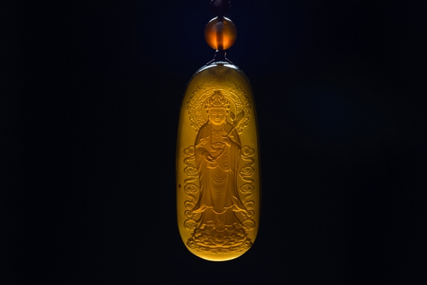 琥珀價(jià)格多少錢一克？不知道琥珀價(jià)格千萬不要亂買