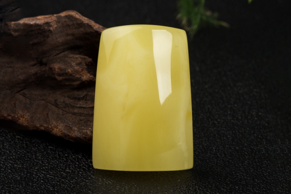 如何鑒定蜜蠟真假，網(wǎng)上流傳的鑒定蜜蠟的方法真的有效嗎？