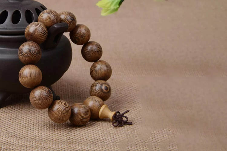 雞翅木手串價(jià)格是多少，雞翅木手串有購(gòu)買的價(jià)值嗎？（7）