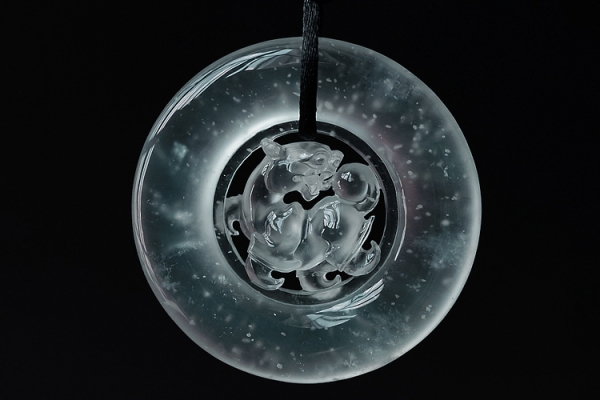 雪花棉是什么？翡翠中的雪花棉，究竟是瑕疵還是特色？