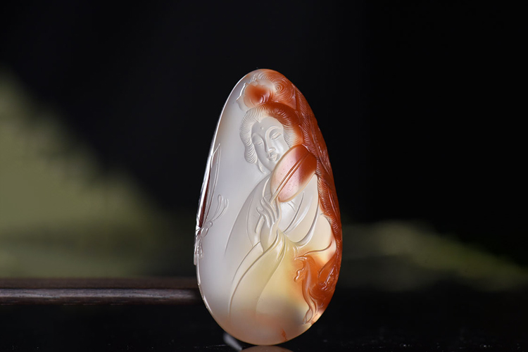 南紅瑪瑙荔枝凍和冰飄料的區(qū)別是什么？二者誰的價格更高一些？（4）