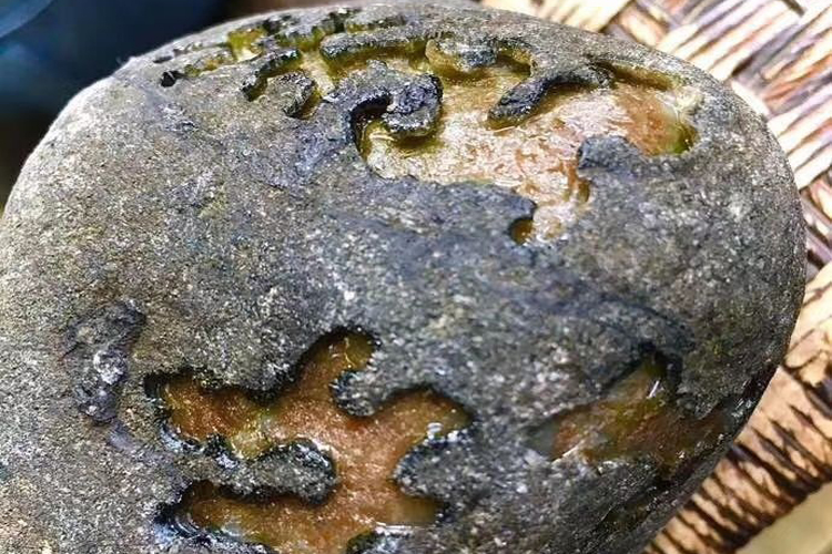 玉石原石毛料圖片大全，玉石原石毛料圖片分析（4）