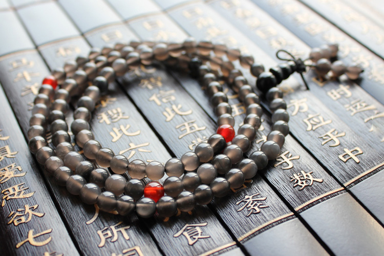 黑曜石怎么凈化和保養(yǎng)？黑曜石凈化和保養(yǎng)的方法（6）