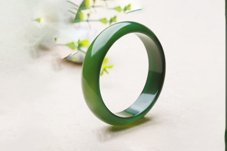 玉髓圖片及價(jià)格介紹？不同顏色的玉髓圖片及價(jià)格（7）
