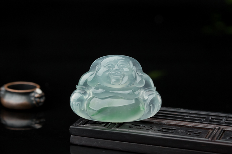 吊墜款式介紹，常見(jiàn)的玉石吊墜款式有哪些？（4）