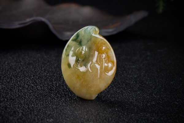 蒼蠅翅真的可以鑒別翡翠真假嗎？蒼蠅翅明顯的翡翠是不是不好？