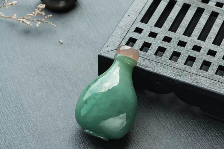 鼻煙壺怎么用？鼻煙壺是干什么用的？（5）