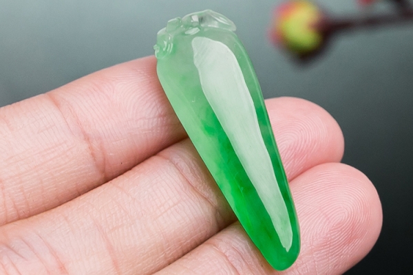 翡翠a貨是什么意思？A貨翡翠有什么特點？