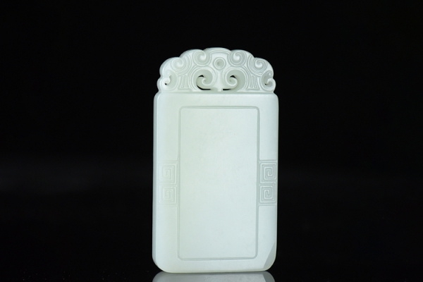 和田玉牌價(jià)格是多少？為什么市場中的和田玉牌價(jià)格會(huì)相差那么多？