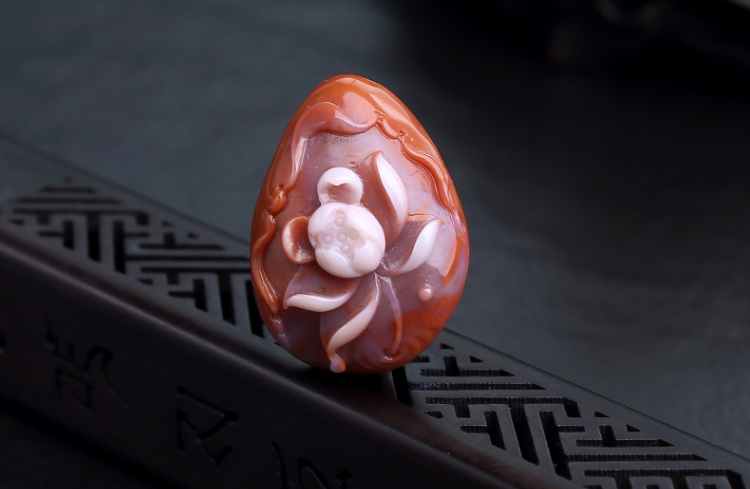 南紅多少錢(qián)一克？南紅瑪瑙市場(chǎng)前景怎么樣！值得收藏么-玉雕名家