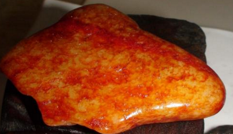 和田玉籽料價格瘋狂上漲-玉雕名家