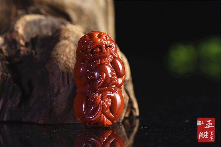 南紅瑪瑙什么樣的好-玉雕名家