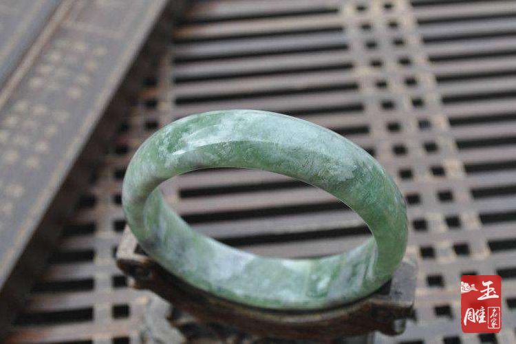 藍(lán)田玉手鐲價(jià)格-玉雕名家